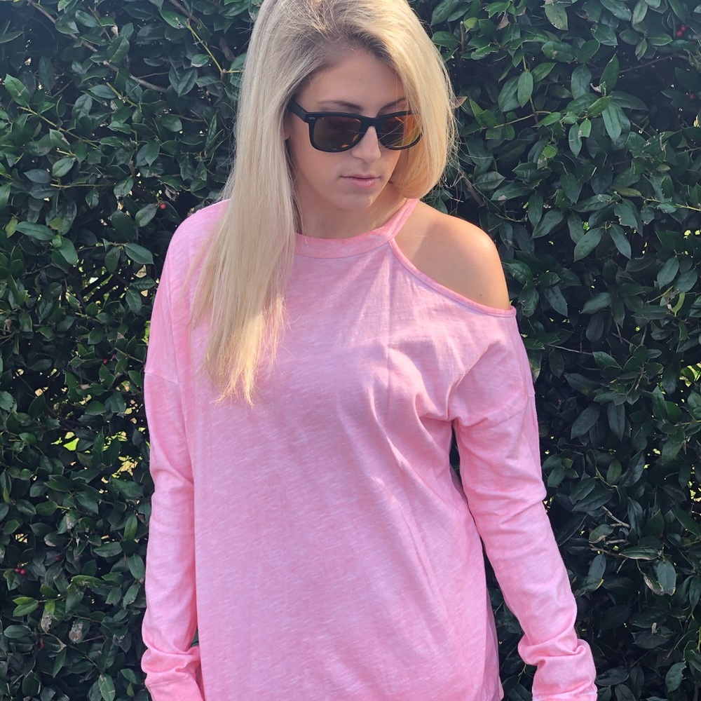 Cold Shoulder Top - Picture 4 of 5